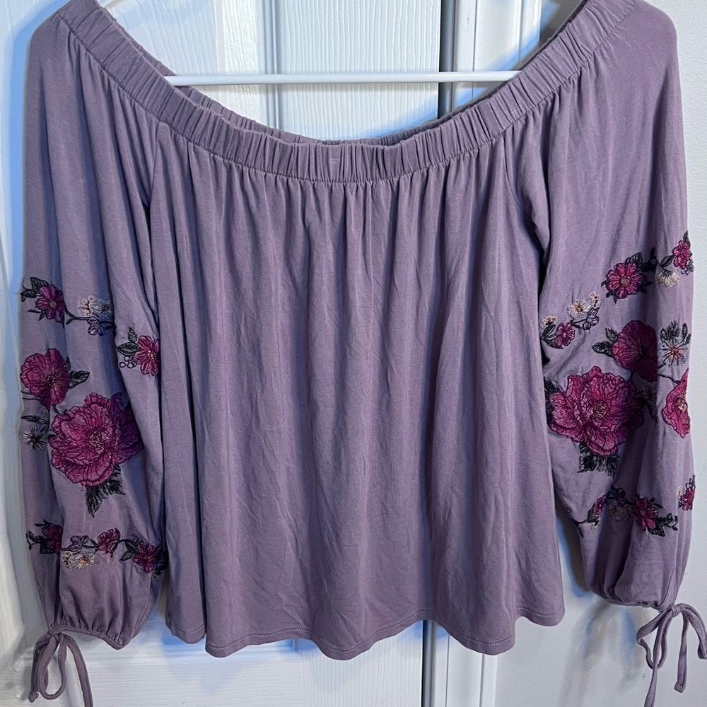 American Eagle Floral Embroidered Purple Women's Top